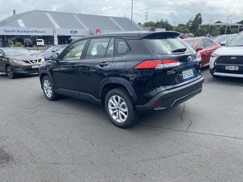 2024 Toyota Corolla Cross GX 2.0P Hybrid SUV image 5
