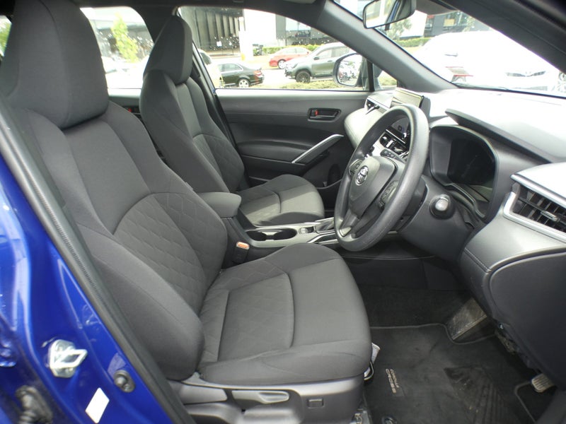 2024 Toyota Corolla Cross GX image 3