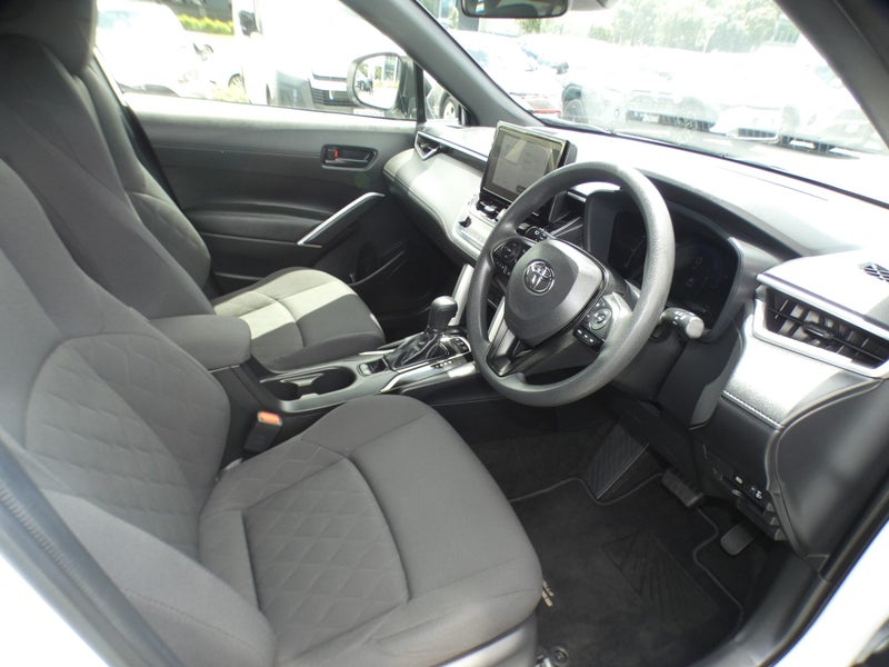 2024 Toyota Corolla Cross GX image 2