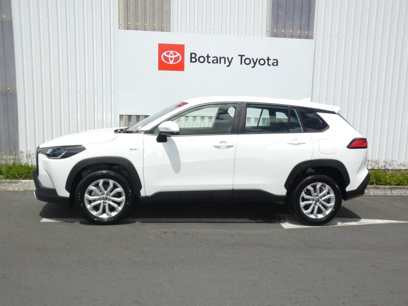 2024 Toyota Corolla Cross GX image 4