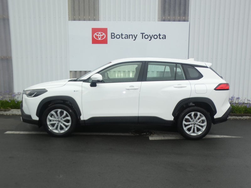 2024 Toyota Corolla Cross GX HYBRID image 4