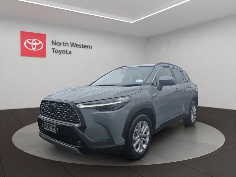 2024 Toyota Corolla Cross GXL 2.0L Hybrid 2WD SUV image 3