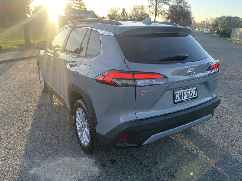 2024 Toyota Corolla Cross GXL 2.0P HEV ECVT FWD... image 2