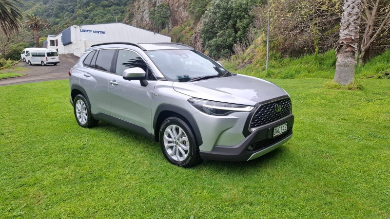 2024 Toyota Corolla Cross GXL 2.0P Hybrid image 3