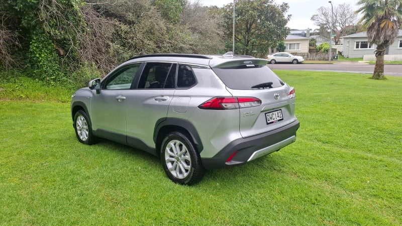 2024 Toyota Corolla Cross GXL 2.0P Hybrid image 4