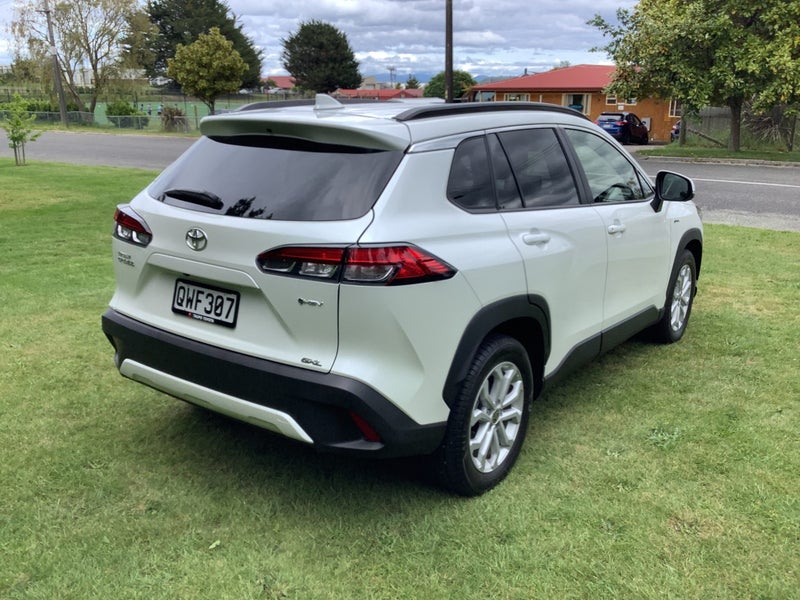 2024 Toyota Corolla Cross GXL 2.0P Hybrid Elect... image 4