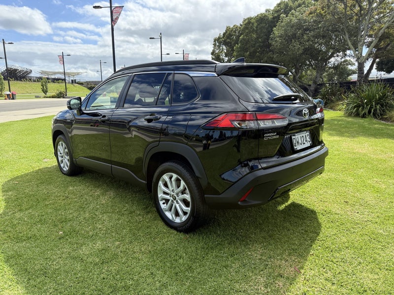 2024 Toyota Corolla Cross GXL 2.0P Hybrid FWD A... image 5