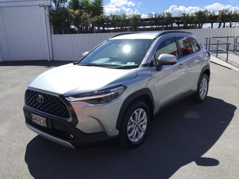 2024 Toyota Corolla Cross GXL 2.0P Hybrid SUV image 3