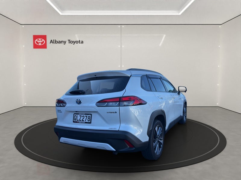 2024 Toyota Corolla Cross Limited 2.0P HEV ECVT... image 3