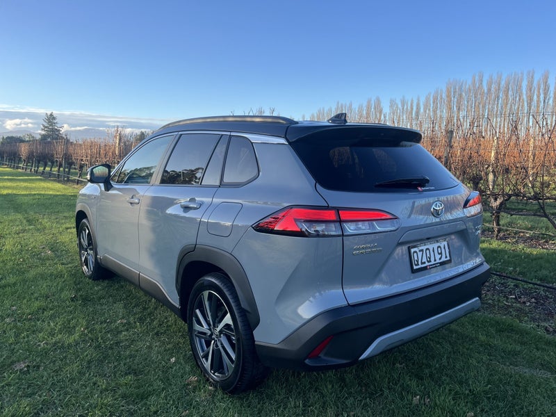 2024 Toyota Corolla Cross Limited 2.0P HEV ECVT... image 5