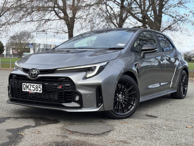 2024 Toyota Corolla GR 1.6PT 6MT AWD Hatch image 3