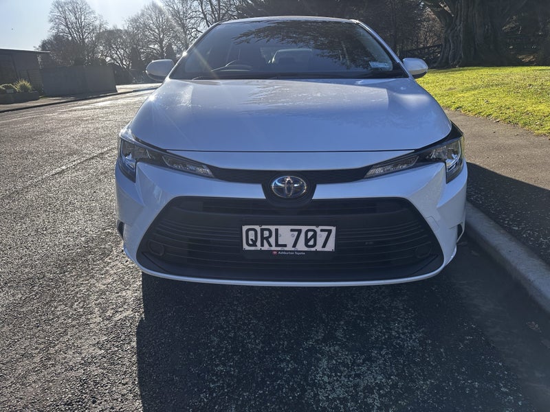 2024 Toyota Corolla GX 1.8 ECVT Hybrid Wagon image 2