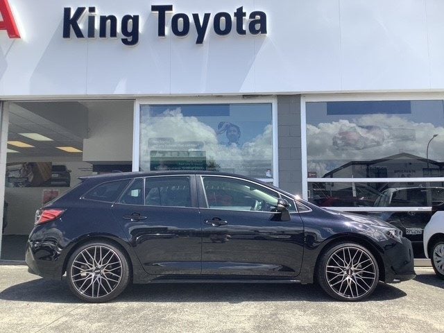 2024 Toyota Corolla GX 1.8 HEV ECVT FWD WAGON image 3