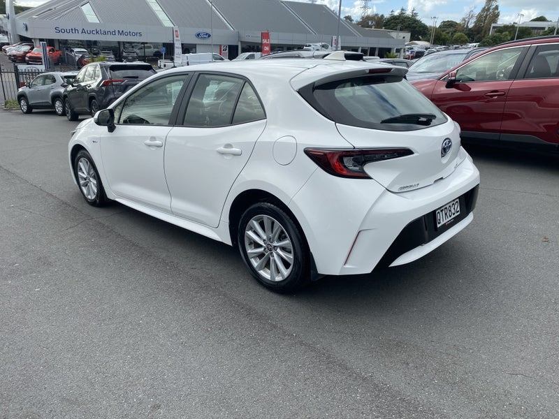 2024 Toyota Corolla GX 1.8 Hybird image 5