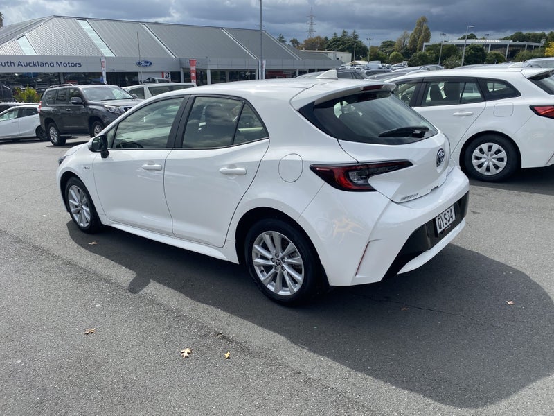 2024 Toyota Corolla GX 1.8 Hybrid image 5