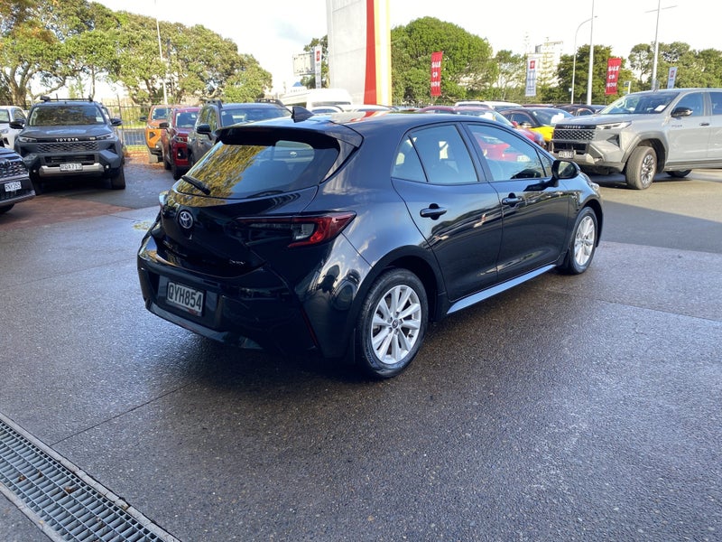 2024 Toyota Corolla GX 1.8 Hybrid image 2