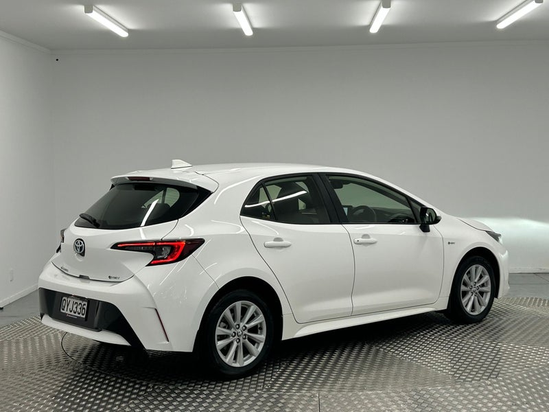 2024 Toyota Corolla GX 1.8 Hybrid image 3