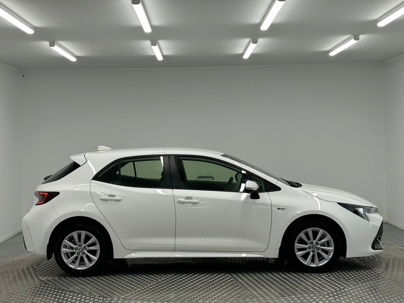 2024 Toyota Corolla GX 1.8 Hybrid image 2