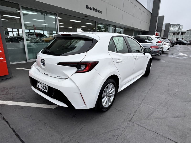 2024 Toyota Corolla GX 1.8 HYBRID ECONOMICAL HATCH image 3