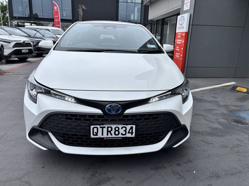 2024 Toyota Corolla GX 1.8 HYBRID ECONOMICAL HATCH image 4