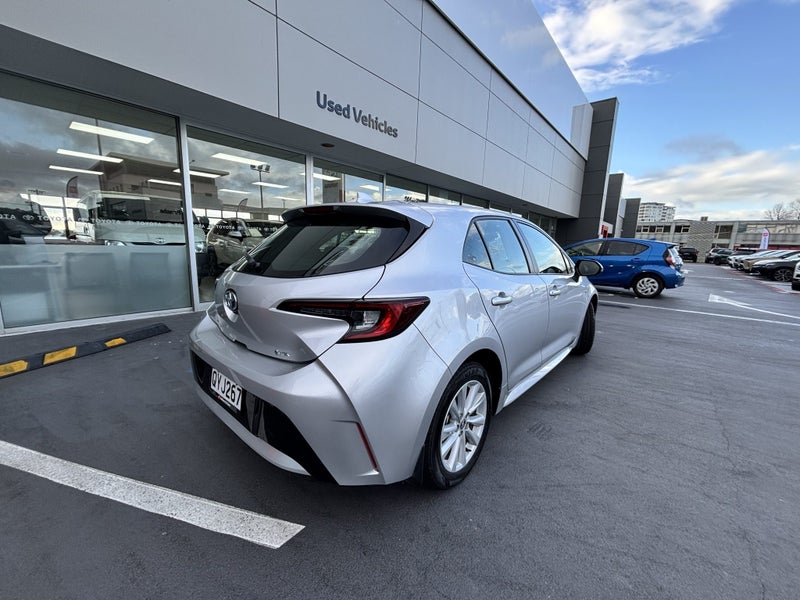 2024 Toyota Corolla GX 1.8 HYBRID POPULAR HATCH image 3