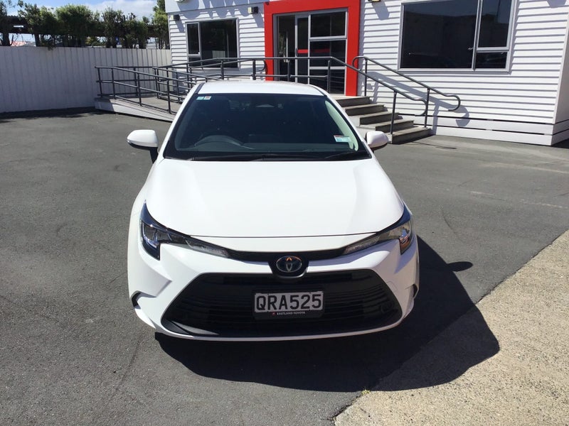 2024 Toyota Corolla GX 1.8 Hybrid Wagon image 2