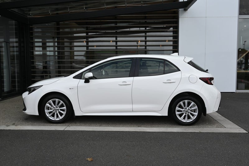 2024 Toyota Corolla GX 1.8 Petrol Hybrid FWD Ha... image 3