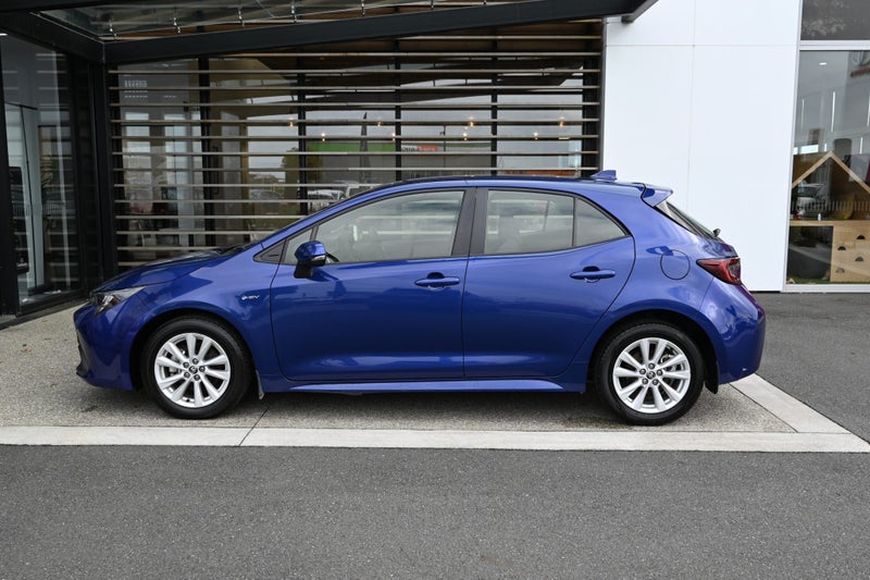2024 Toyota Corolla GX 1.8 Petrol Hybrid FWD Ha... image 3