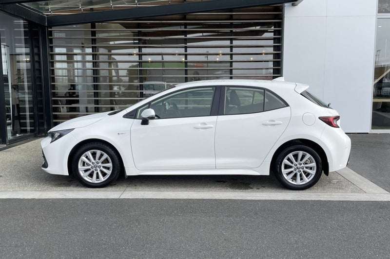 2024 Toyota Corolla GX 1.8 Petrol Hybrid FWD Ha... image 3