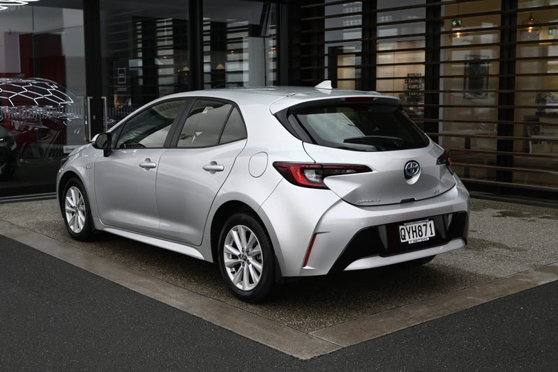 2024 Toyota Corolla GX 1.8 Petrol Hybrid FWD Ha... image 2