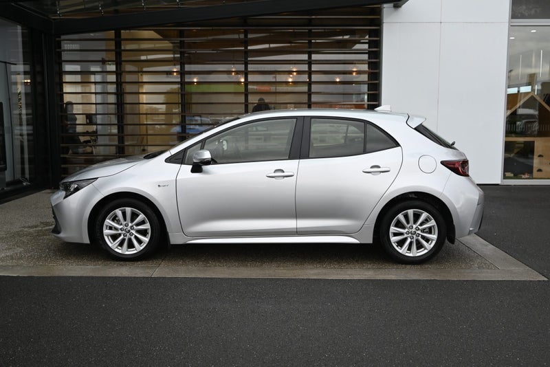 2024 Toyota Corolla GX 1.8 Petrol Hybrid FWD Ha... image 3