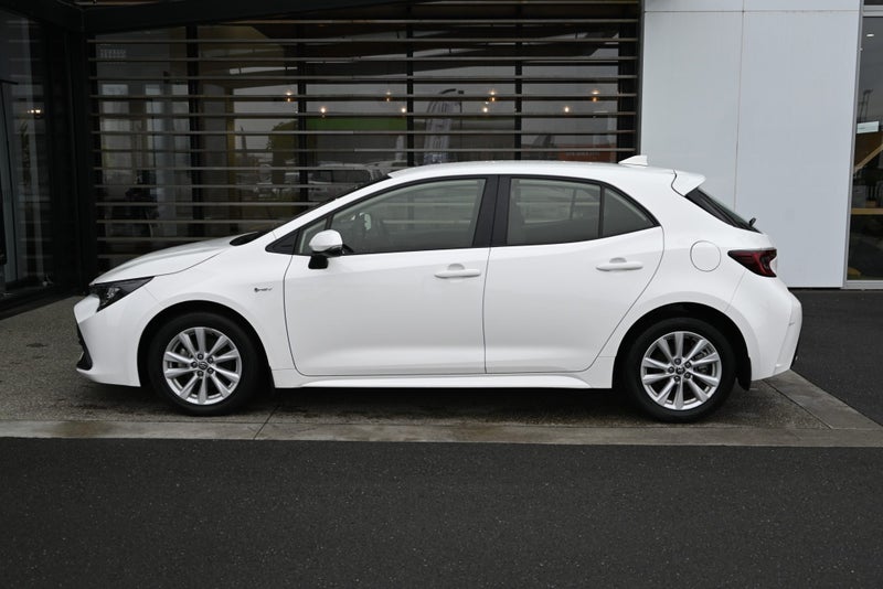 2024 Toyota Corolla GX 1.8 Petrol Hybrid FWD Ha... image 3