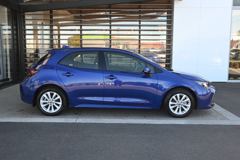2024 Toyota Corolla GX 1.8 Petrol Hybrid FWD Ha... image 5