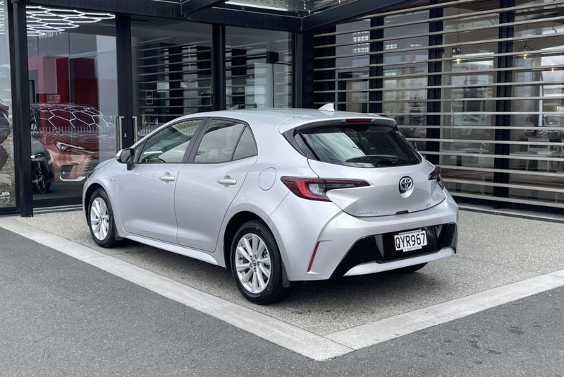 2024 Toyota Corolla GX 1.8 Petrol Hybrid FWD Ha... image 2