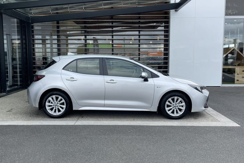 2024 Toyota Corolla GX 1.8 Petrol Hybrid FWD Ha... image 5