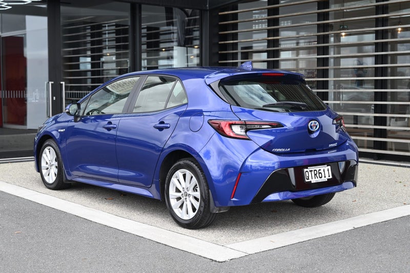 2024 Toyota Corolla GX 1.8 Petrol Hybrid FWD Ha... image 2