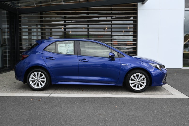 2024 Toyota Corolla GX 1.8 Petrol Hybrid FWD Ha... image 5