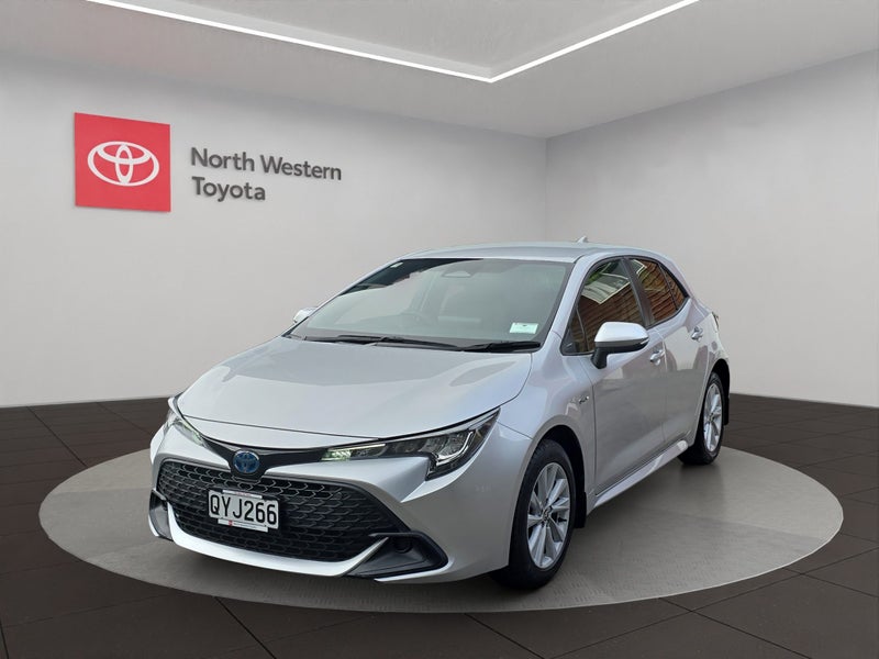 2024 Toyota Corolla GX 1.8L Hybrid FWD Hatchback image 3