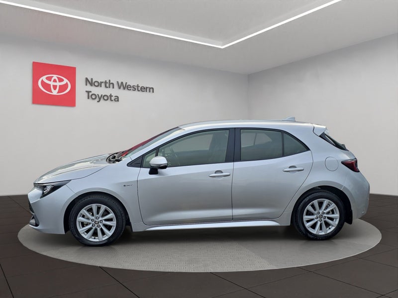 2024 Toyota Corolla GX 1.8L Hybrid FWD Hatchback image 4