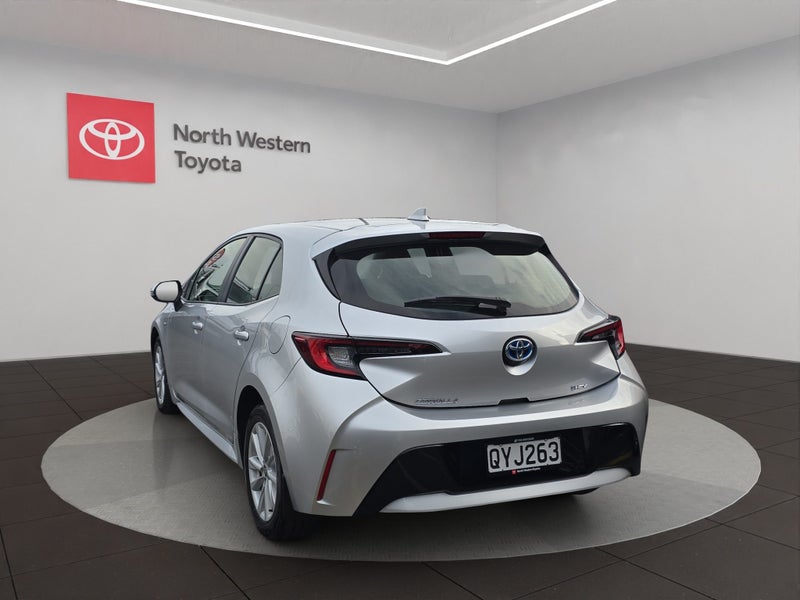 2024 Toyota Corolla GX 1.8L Hybrid FWD Hatchback image 5