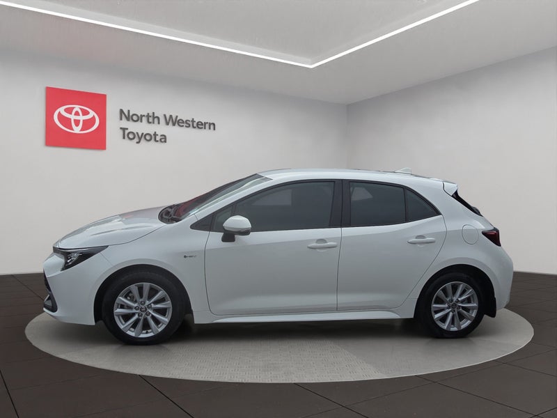 2024 Toyota Corolla GX 1.8L Hybrid FWD Hatchback image 4