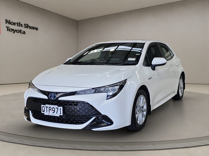2024 Toyota Corolla GX 1.8L Hybrid FWD Hatchback image 3