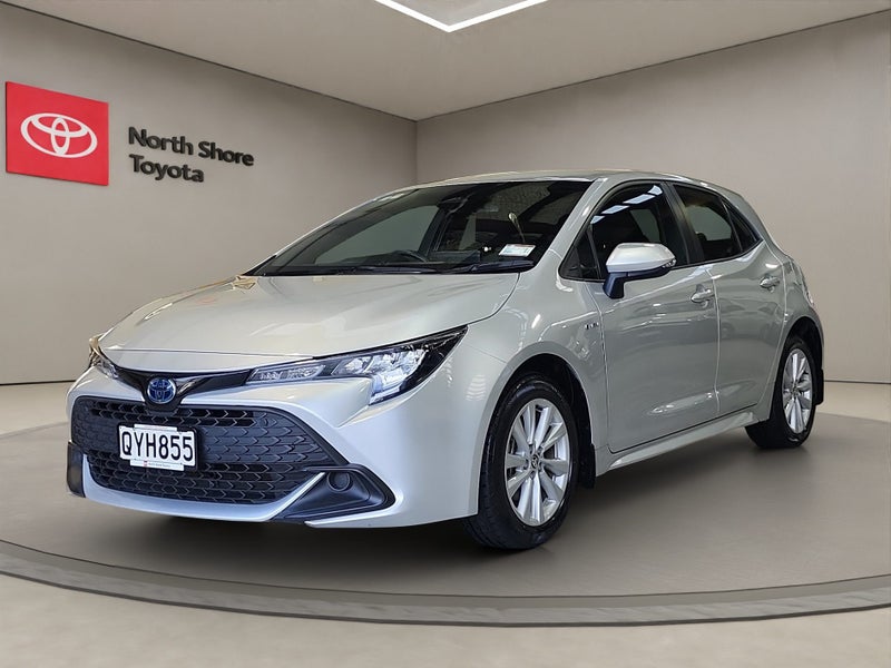 2024 Toyota Corolla GX 1.8L Hybrid FWD Hatchback image 3