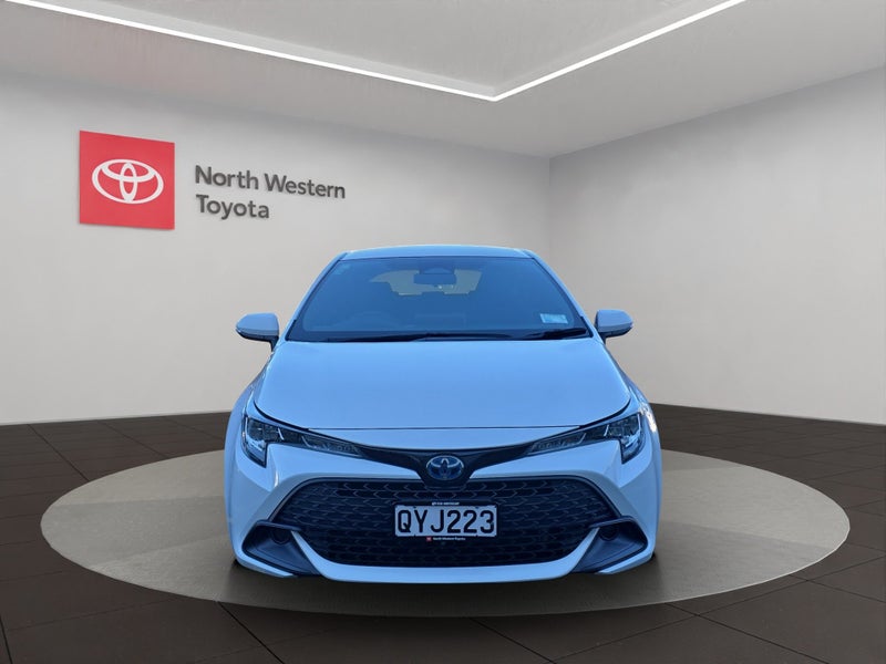 2024 Toyota Corolla GX 1.8L Hybrid FWD Hatchback image 2