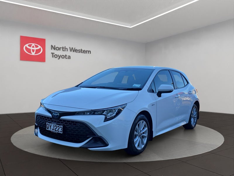 2024 Toyota Corolla GX 1.8L Hybrid FWD Hatchback image 3