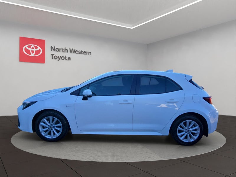 2024 Toyota Corolla GX 1.8L Hybrid FWD Hatchback image 4