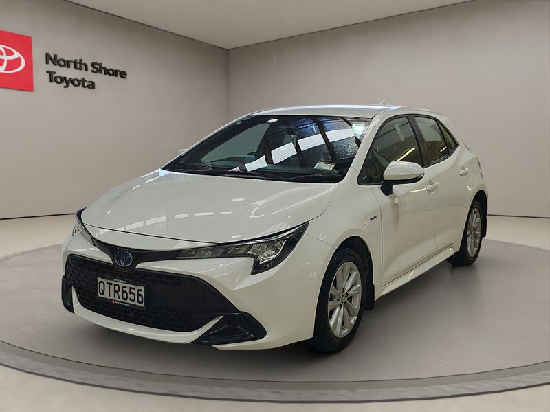 2024 Toyota Corolla GX 1.8L Hybrid FWD Hatchback image 3