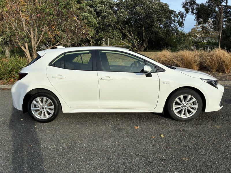 2024 Toyota Corolla GX 1.8P HEV image 5