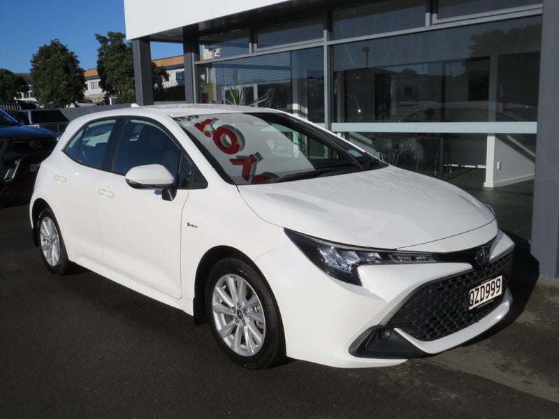 2024 Toyota Corolla GX 1.8P HEV image 2