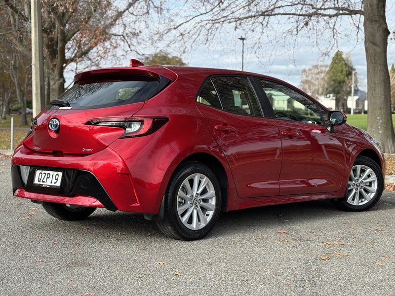 2024 Toyota Corolla GX 1.8P HEV CVT FWD Hatch image 5